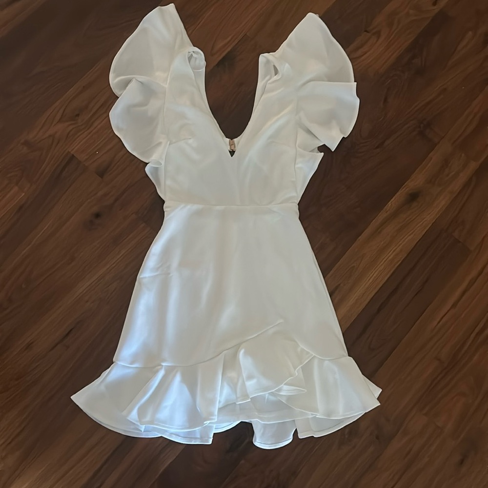 selfie leslie white cupid's bow V-line bodycon dress: US small, AU 8